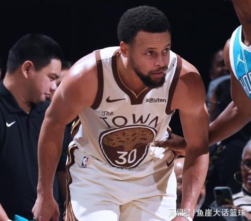 勇士20分大胜！库里14+5格林爆发，三球17中5，勇士新秀全队第一