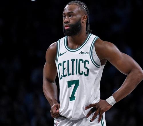 次节52分！绿军刷新纪录，布朗三节轰41分，神射手成队史第1人