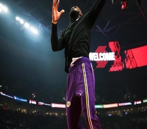 发挥全面效率不高，詹姆斯16中6取20分9板8助2帽，正负值16