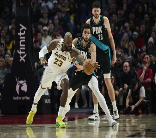 开拓者3人20+，16分大胜湖人！杨瀚森0分，詹姆斯空砍NBA第一纪录