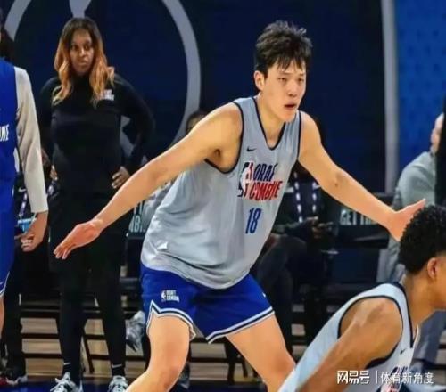 17+10+3，刚刚！主帅发声，杨瀚森进步显著...