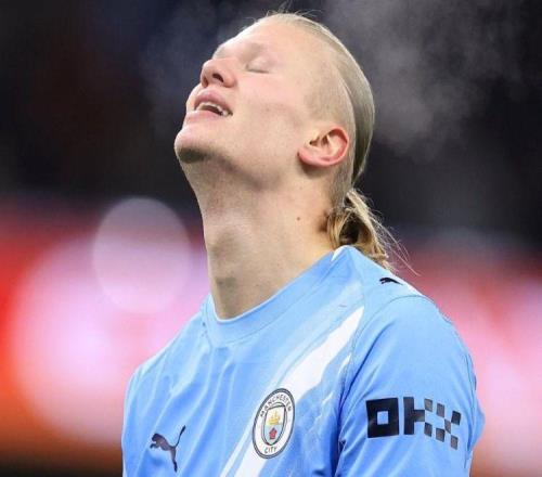 7场1球！曼城头牌陷前所未有困境新援中卫才是助他破局之人