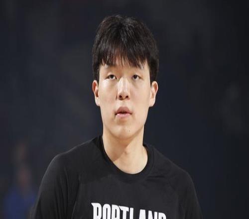 今日11点战湖人！开拓者官方：将中锋杨瀚森从发展联盟召回