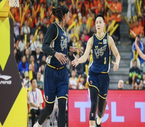 破案了！广东队首吞连败原因找到，杜锋用错两人，徐杰低迷背锅