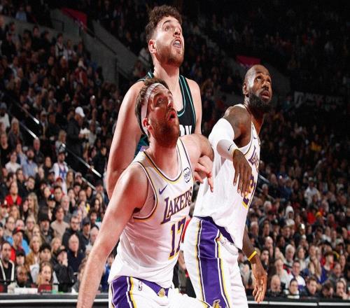 麻了！湖人近6战5负！连伤两人，詹姆斯还赔上一级恶意犯规！