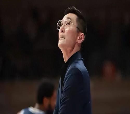 不仅弃用MVP，还将球队带成病猫，球迷：怪不得上海不要你