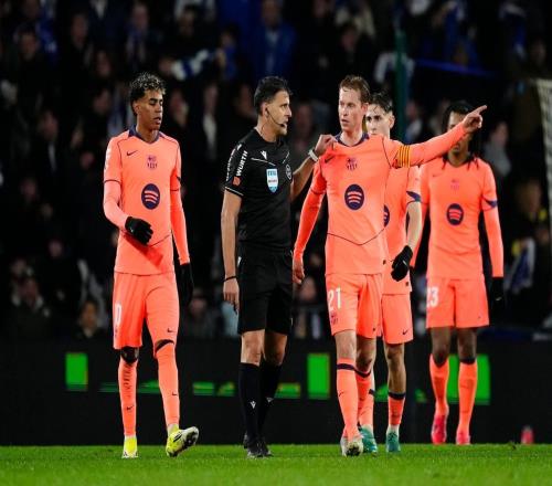 巴萨11连胜终结！德容炮轰主裁：沟通无果还吃牌，补时不公太离谱