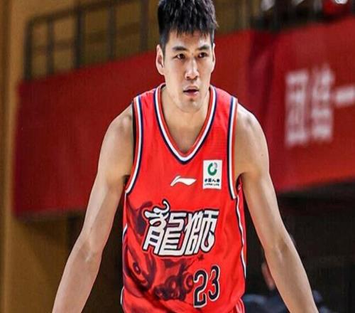 郭艾伦连14场伤停广州大胜北控陈国豪因“回避条款”只打一节