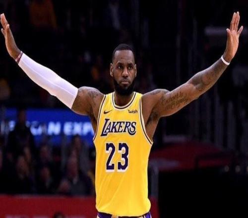 历史首人，詹姆斯突破51000分总得分大关，领先第二贾巴尔近700分