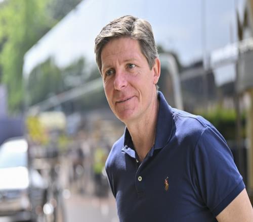 水晶宫管理层与格拉斯纳进行紧急会谈，决定暂缓解雇决定_英超直播