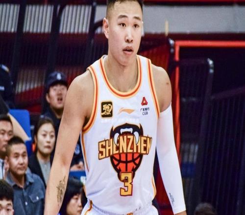 CBA又出现一位顶级前锋！一年一进步，脚踏实地，球迷：进国家队