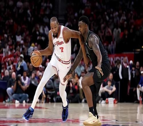 又不是无人可用，为什么火箭非要让状态不佳的杜兰特打这么久呢