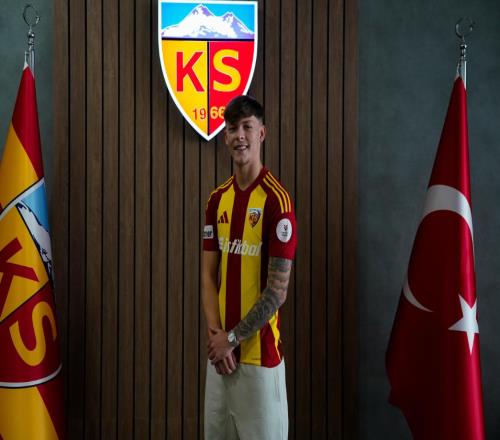 曼联官宣冬窗离队第一人！新帝星已确定留下，两人将争取压哨转会