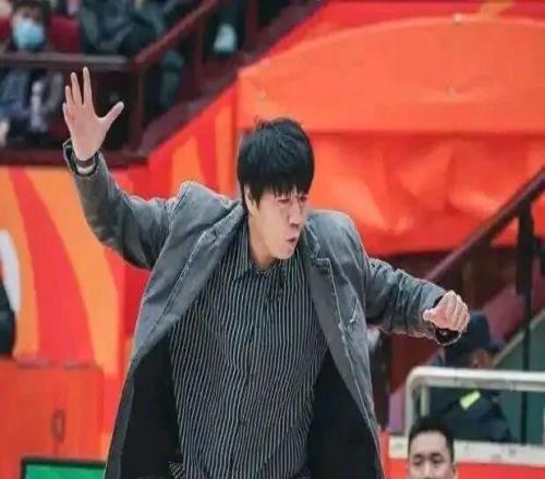 邱彪被罚9万引爆联赛公信力危机：CBA裁判“双重标尺”的警示