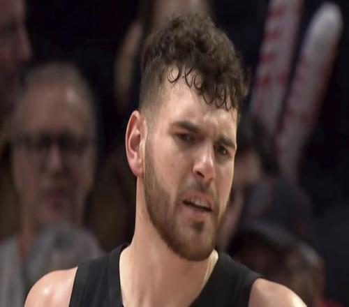 阿夫迪亚30脱离拓者终结国王四连胜，杨瀚森2分低开低走