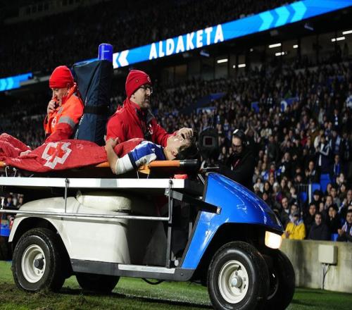 天下杯成疑！日本又折损上将3000万红星无对抗重伤被医疗车拉走