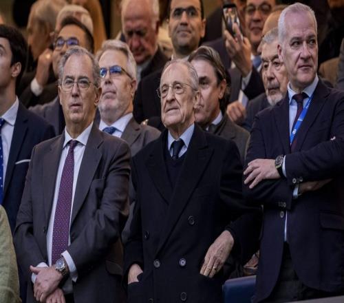 TA：自贝尼特斯时代以来，伯纳乌首次出现针对老佛爷的抗议