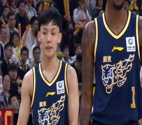 挤走胡明轩+取代徐杰！广东锋线奇兵确认上位，杜锋下课倒计时