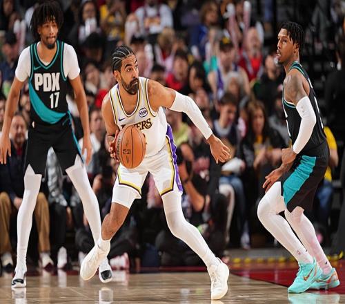 完完全全就是负面影响，湖人后场大将的进攻能力还不如底薪球员