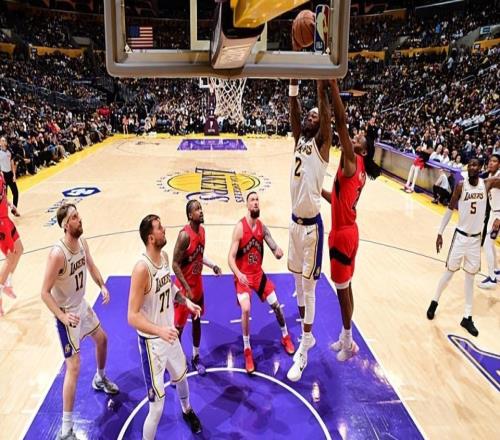 防守端的贡献度太高了！湖人能不能充分发挥出锋线大闸的潜能