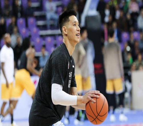 2分1助1断的背后：杨瀚森用7分半钟撕开NBA生存法则