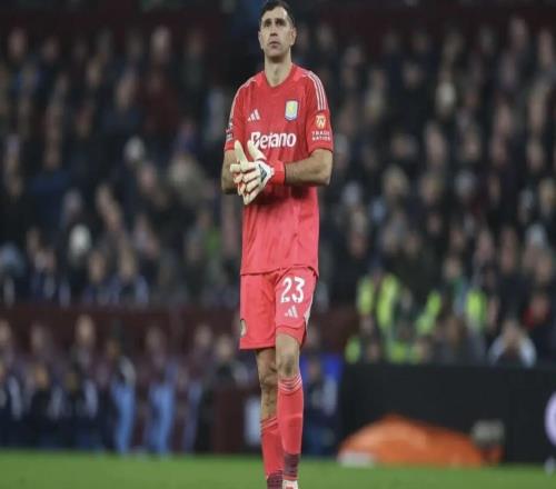 TA：本赛季大马丁的表现起伏剧烈，在定位球防守上显得吃力