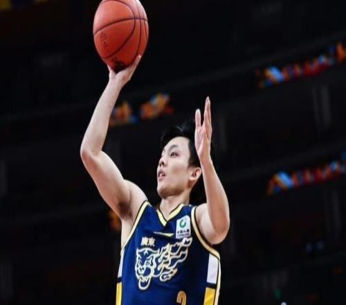 烽火连天！CBA争冠格局上演巅峰对决，四强逐鹿谁主沉浮