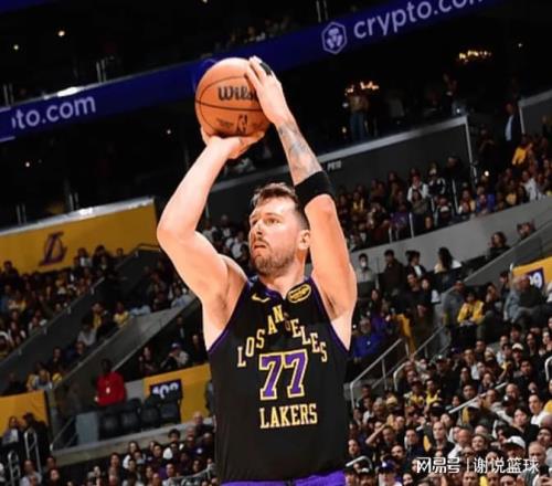 湖人无愧猛龙克星，詹姆斯东契奇维持基本盘，但两内线更显高效