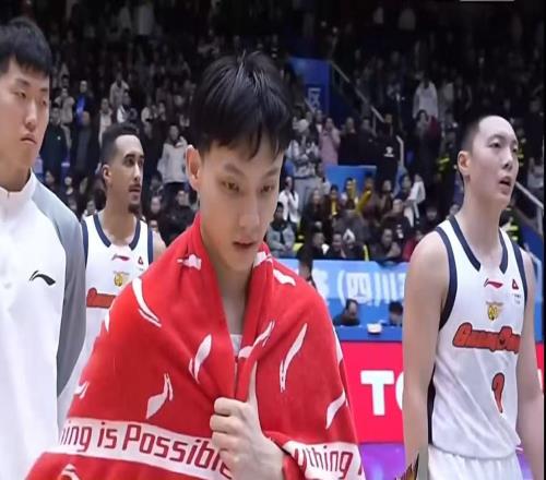 最新消息！CBA“暴力控卫”驰援杜锋，保送广东队躺进总决赛！