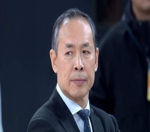 强强对话一边倒！半场22分，就这还想夺冠老帅被少帅给上了一课