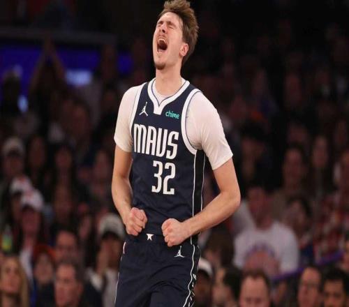 弗拉格复出18+7独行侠送尼克斯4连败唐斯22+18克里斯蒂8三分