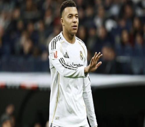 队报：皇马有人认为姆巴佩应承担风险，阿隆索曾跟他提出打封闭