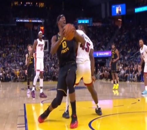 突发！巴特勒遭遇重伤，膝盖扭曲倒地+疑似韧带损伤，勇士苦啊