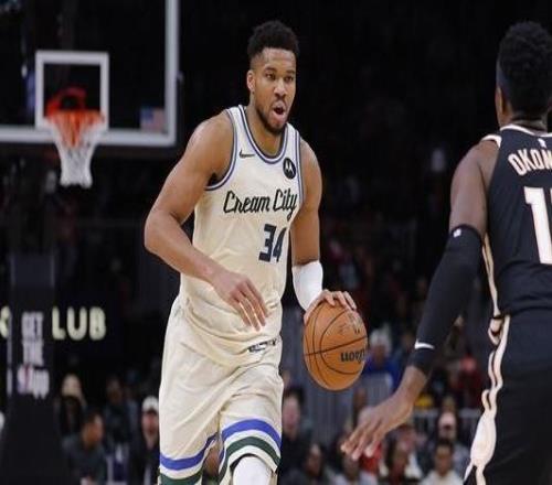 字母哥21+17+6沃克32+6+6雄鹿客场险胜老鹰