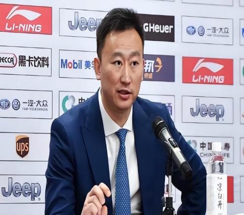 对阵广厦，青岛轮休四大主力，球迷不满，刘维伟则说“不丢人”