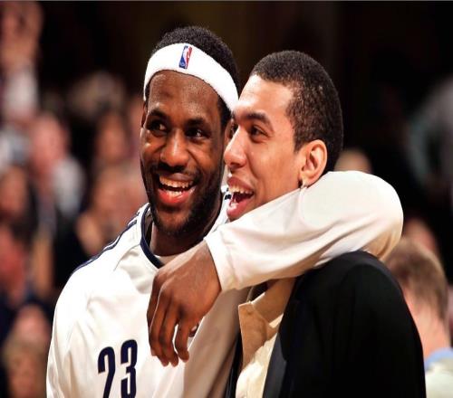 丹尼格林：詹姆斯和奥尼尔都像大孩子邓肯很伟大，他现实很是健谈