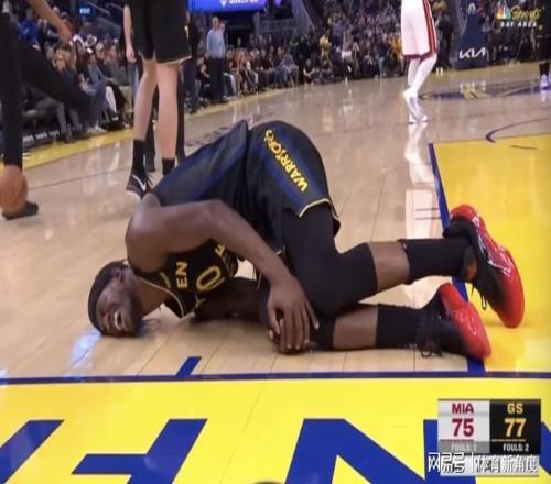 惨叫叫连连！JB重伤，库里禁不起折腾！