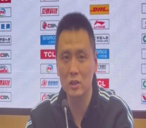 卢伟：胜利献给寿星王哲林古德温瞒着我吃止痛药上场让我很感动