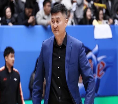 广东胜吉林发布会！杜锋再展语言魅力，焦泊乔点出拼劲伤势无碍！