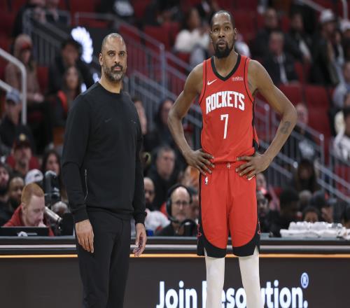 三分球不灵也没关系乌度卡信心满满强调我们还有其他武器_NBA直播