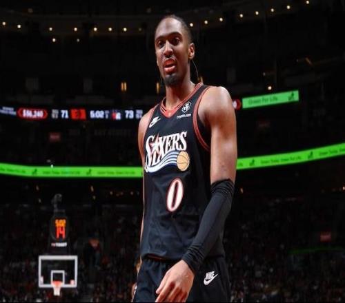 名利双收，Shams：新科全明星首发马克西将推出首款新百伦签名鞋