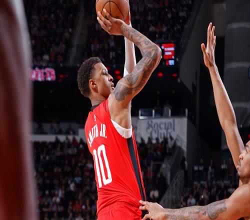 21投5中，文班亚马赛季最差表现！火箭队探花抢眼，再克西部强队