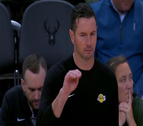 雷迪克终于开窍了！发布会谈防守直指教练组努力，放权就对了！