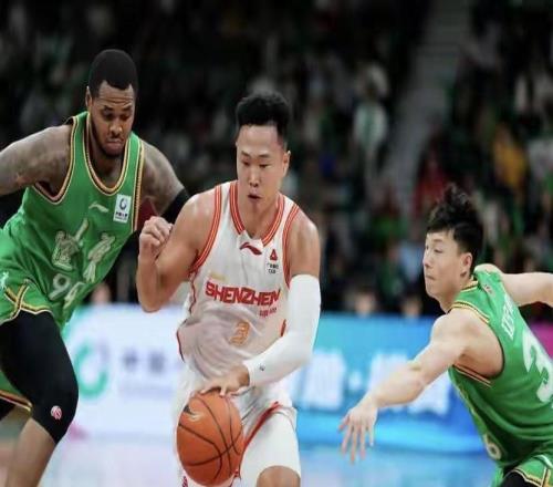 虽败犹荣，辽宁队惨败，杨鸣却疯狂表扬队员，被球迷怒喷就会画饼