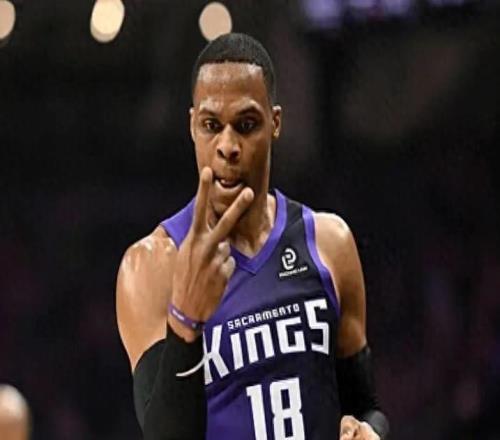 轰26+2+6！带队豪取四连胜，他们都说你该退役，可你又创NBA奇迹