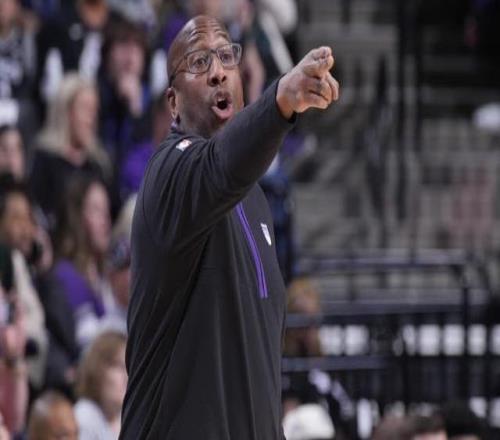 尼克斯找替罪羊唐斯被摆上货架他还能拿来交换字母哥吗