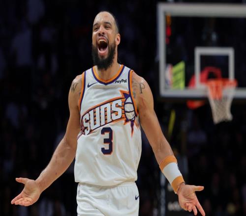 禁赛在即，太阳队狄龙布鲁克斯因“个人犯规”判罚不满裁判