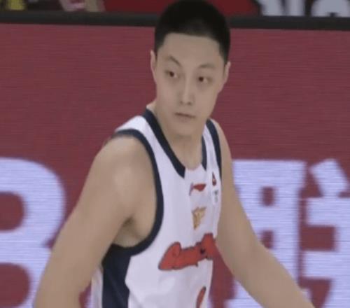 广东客场21分大胜吉林奎因42+7+8姜伟泽27分