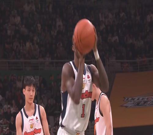 取代杜锋CBA最强主教练示好广东队，朱芳雨敲定“换帅”人选