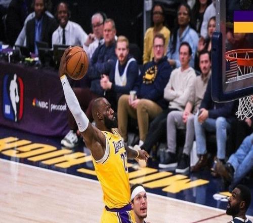 准三双+末节单臂战斧暴扣，詹姆斯15中8得19分9板8助，正负值+13